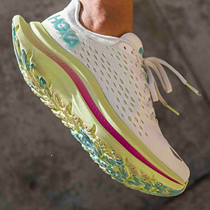 HOKA ONE ONE】アスファルトからトレッドミルまで場所を選ばないロード