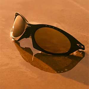 SATISFY®×Oakley®】現代の冒険家のためにデザインした、高い保護 SATISFY®×Oakley®】現代の冒険家のためにデザインした、高い保護